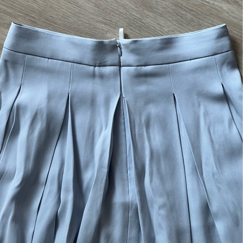 Aritzia Babaton Savoy Pleated Skirt Size 4 Light Blue - Picture 5 of 8